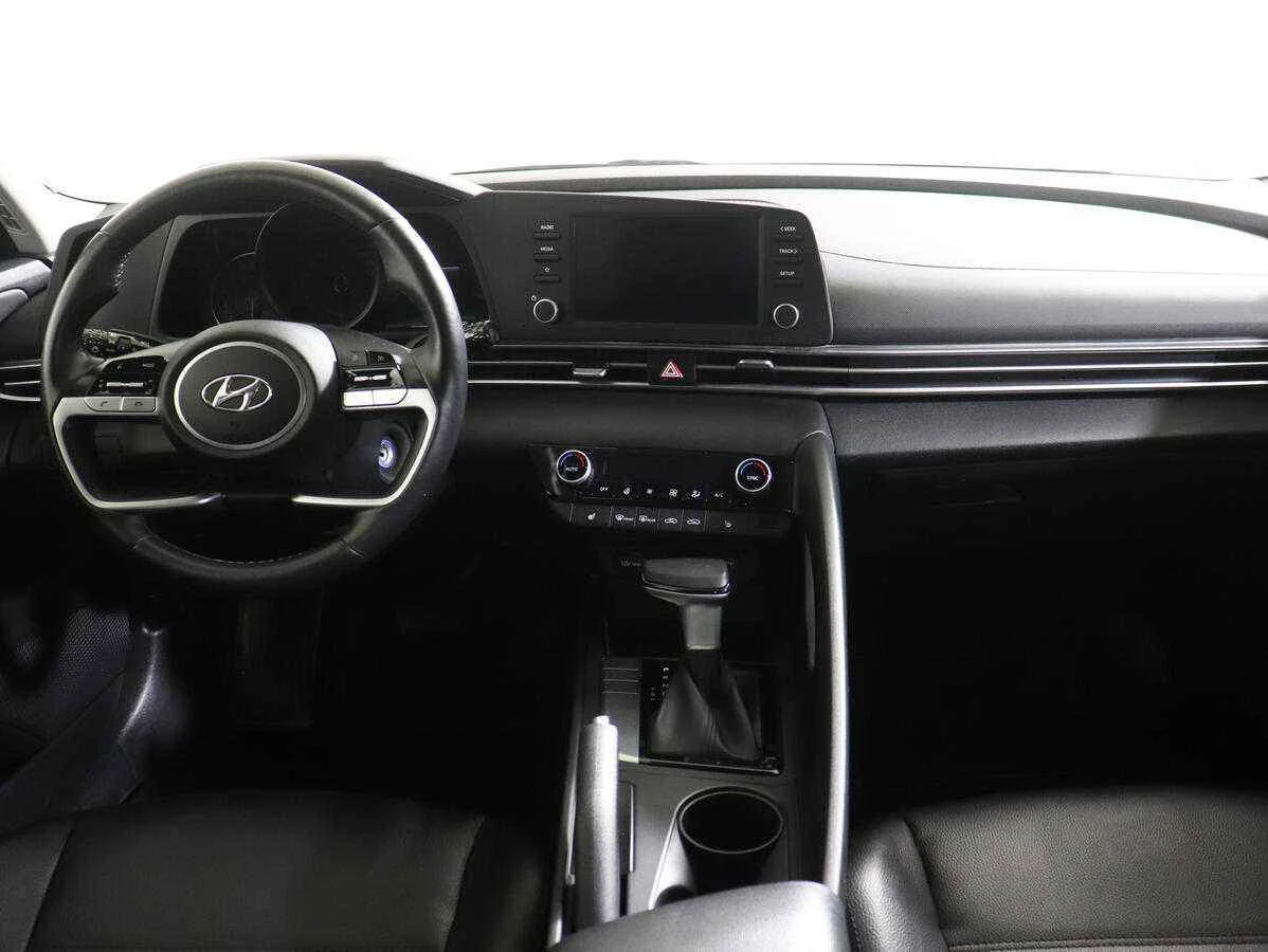 Hyundai Elantra, Серебряный, 2021, Автоматическая, 128 л.с., цена от 1 549 000 руб.