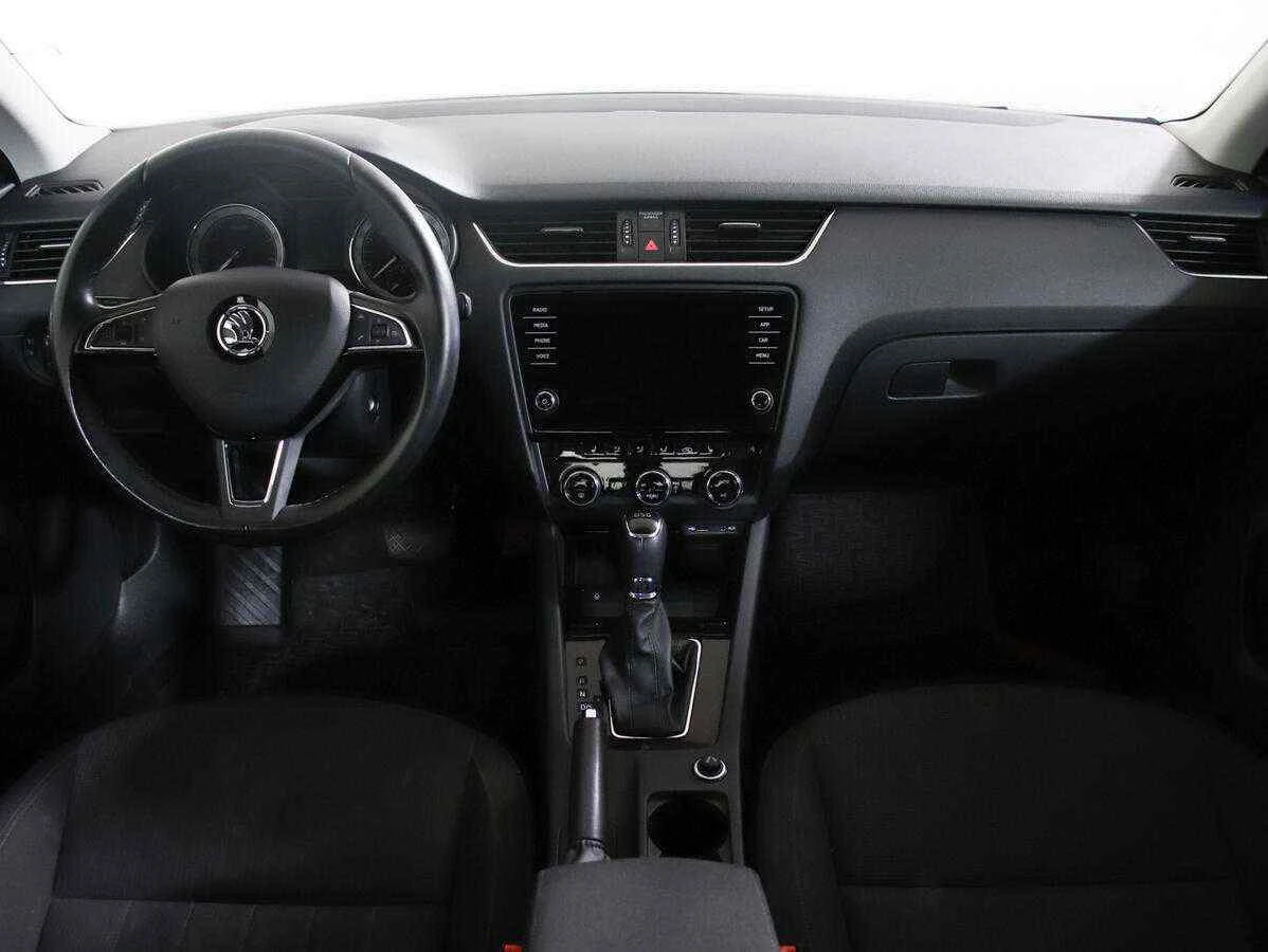 Skoda Octavia, Красный, 2018, Робот, 150 л.с., цена от 1 040 000 руб.