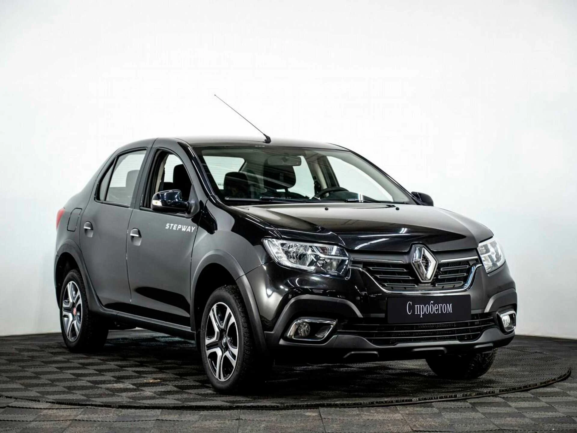 RENAULT LOGAN, Черный, 2019, Вариатор, 113 л.с., цена от 848 000 руб.