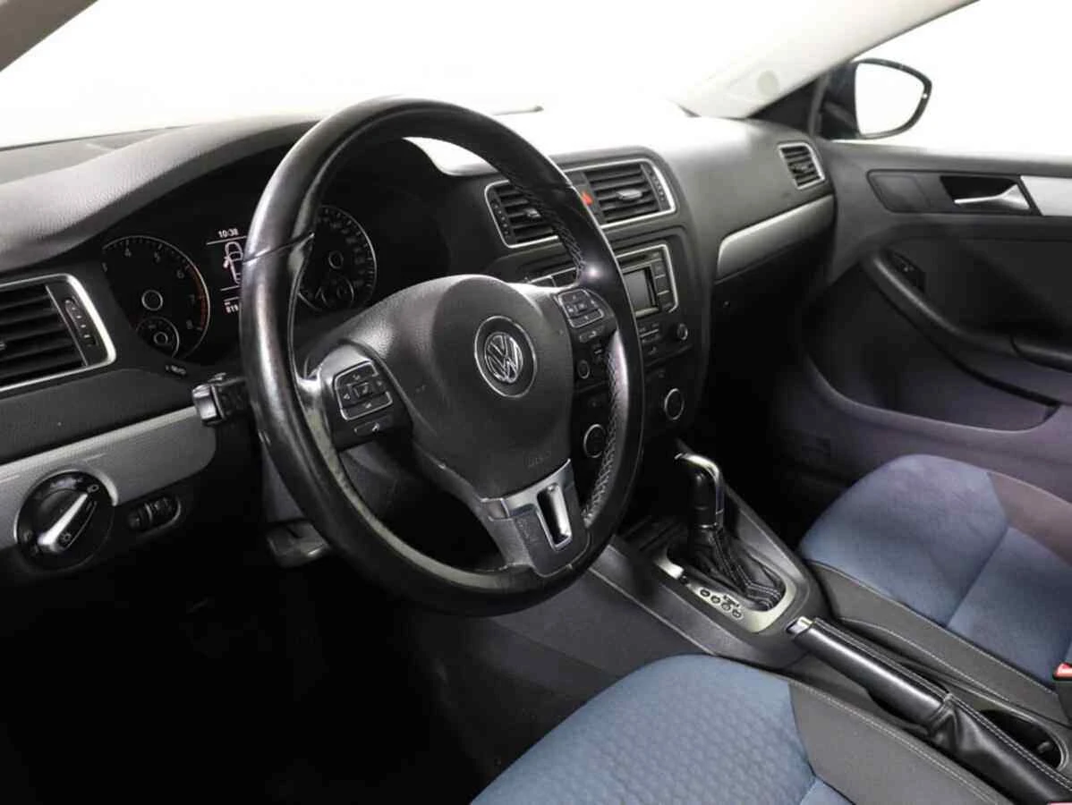 Volkswagen Jetta, Черный, 2013, Робот, 122 л.с., цена от 515 000 руб.