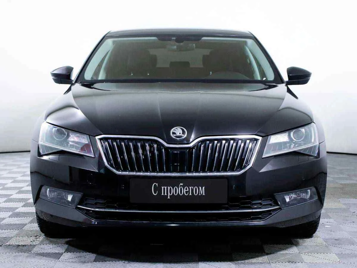 Skoda Superb, Черный, 2018, Робот, 150 л.с., цена от 1 460 000 руб.