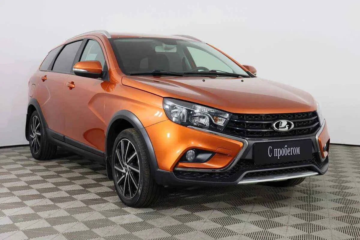 LADA Vesta SW Cross, Оранжевый, 2018, Механическая, 106 л.с., цена от 579 000 руб.