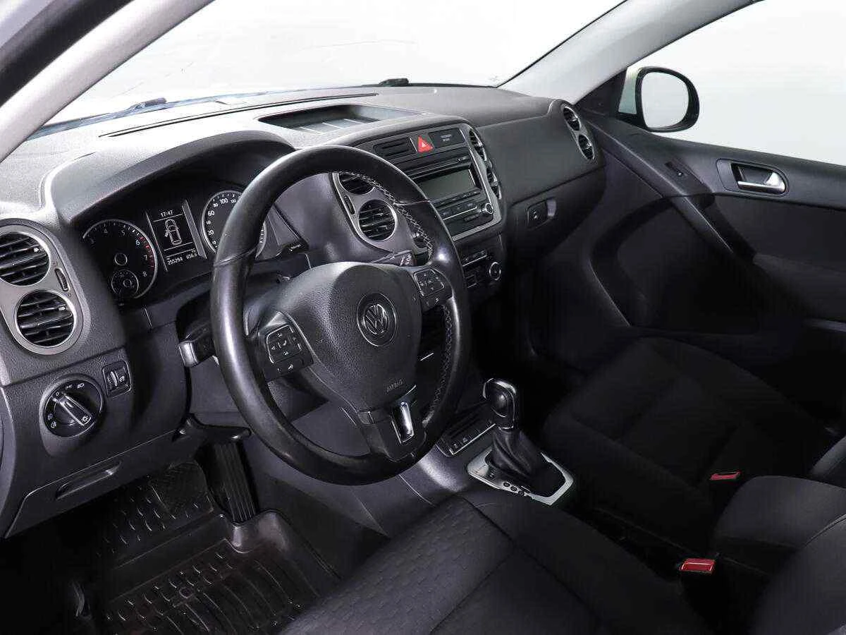 Volkswagen Tiguan, Серебряный, 2011, Автоматическая, 170 л.с., цена от 507 000 руб.