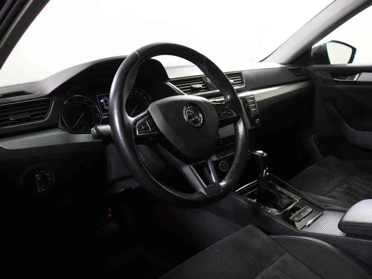 Skoda Superb, Коричневый, 2016, Робот, 180 л.с., цена от 950 000 руб.