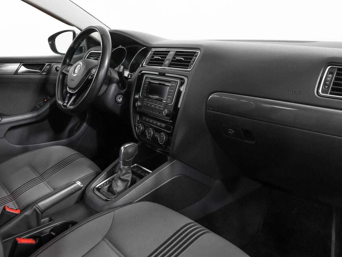 VOLKSWAGEN JETTA, Серебряный, 2016, Робот, 125 л.с., цена от 608 000 руб.