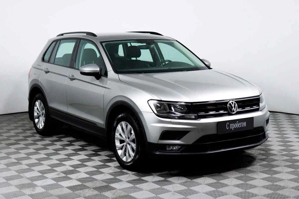 VOLKSWAGEN TIGUAN, Серебряный, 2018, Робот, 150 л.с., цена от 1 365 600 руб.