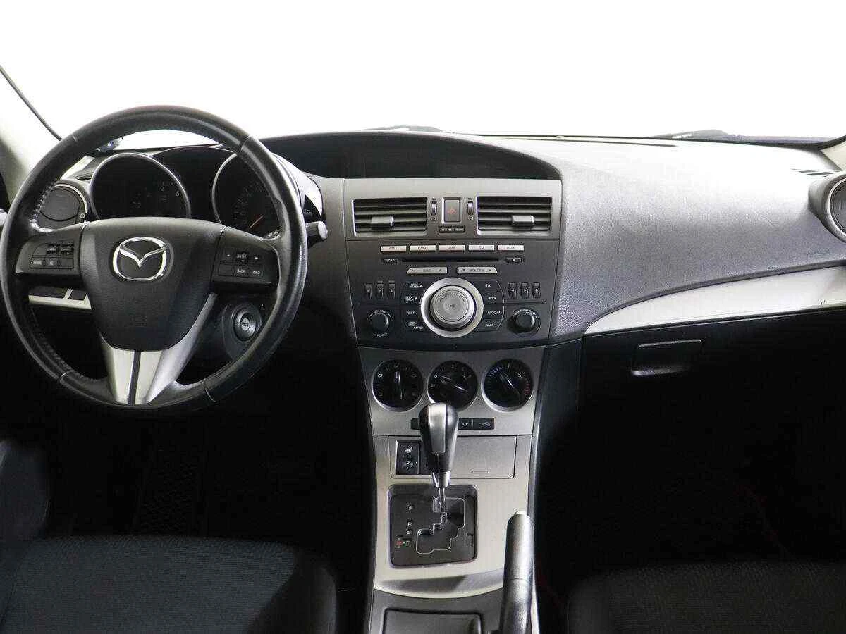 Mazda 3, Красный, 2011, Автоматическая, 105 л.с., цена от 465 000 руб.