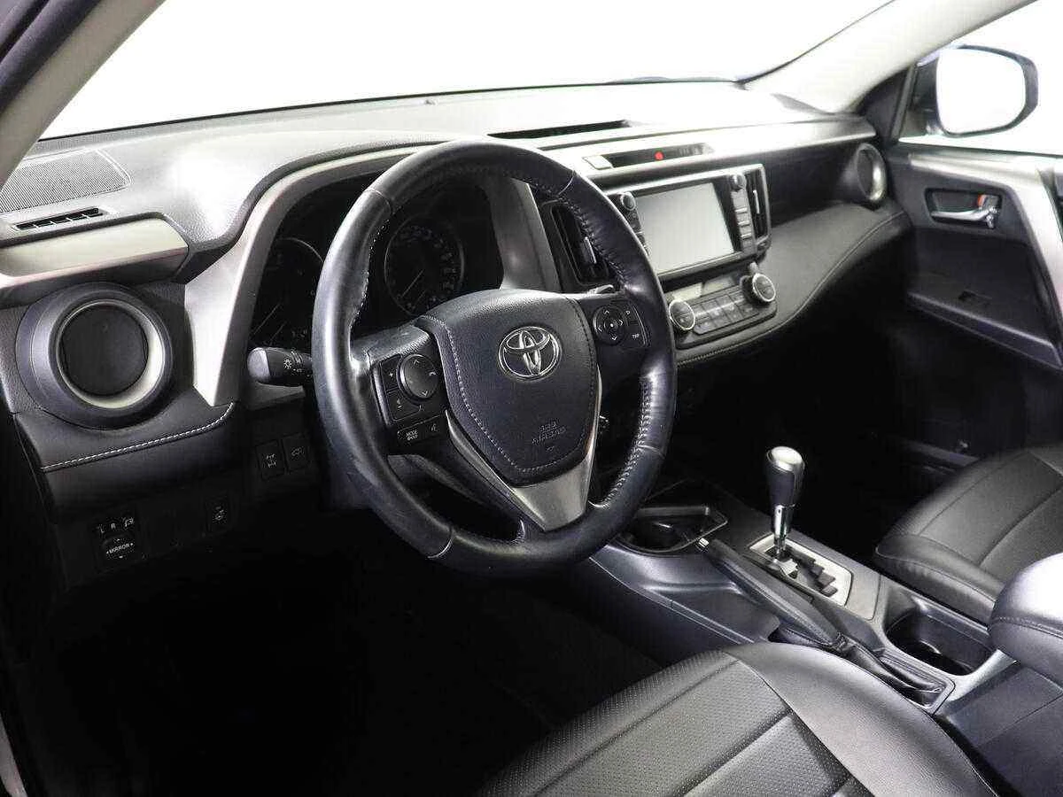 Toyota RAV 4, Серебряный, 2017, Автоматическая, 150 л.с., цена от 1 770 000 руб.