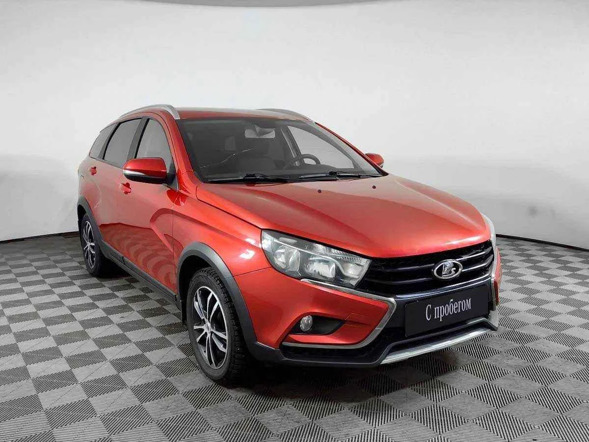 LADA Vesta SW Cross, Красный, 2018, Механическая, 122 л.с., цена от 596 000 руб.