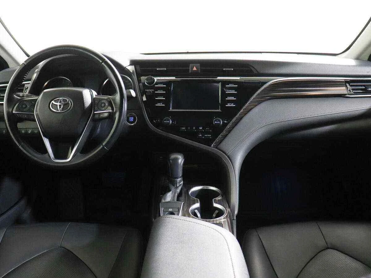 Toyota Camry, Черный, 2018, Автоматическая, 181 л.с., цена от 2 270 000 руб.