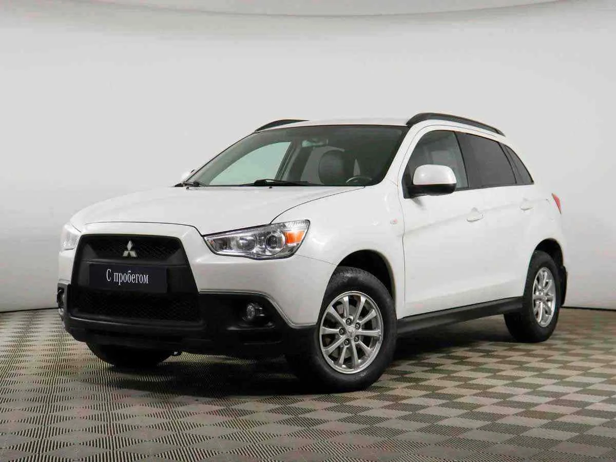 Mitsubishi ASX, Белый, 2012, Вариатор, 140 л.с., цена от 550 000 руб.