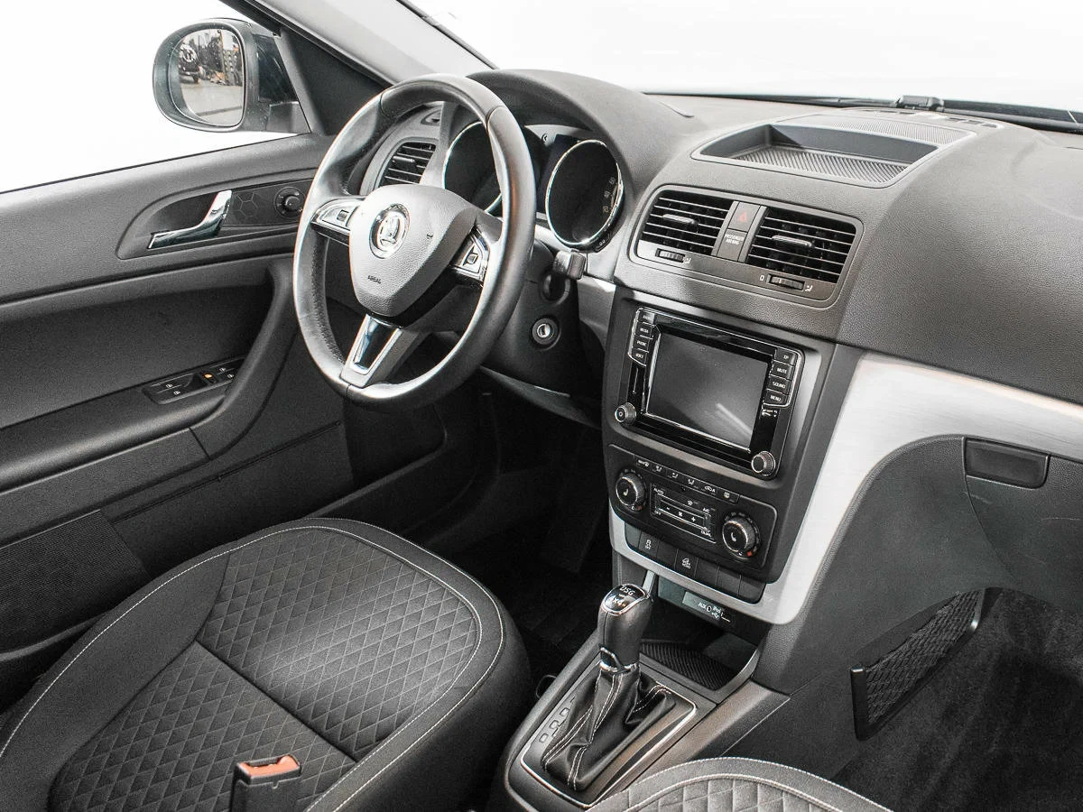 Skoda Yeti, Серый, 2017, Робот, 152 л.с., цена от 1 128 000 руб.