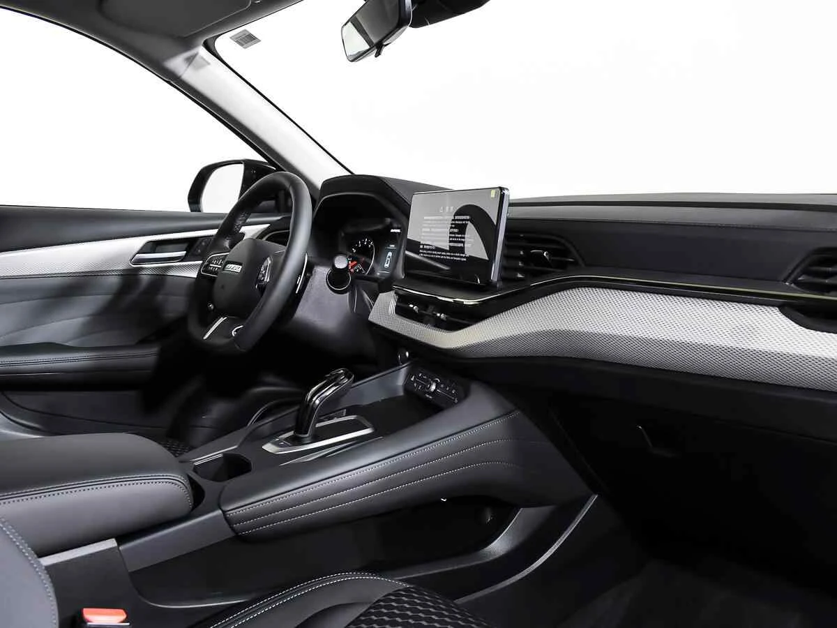 Haval F7, Черный, 2022, Робот, 150 л.с., цена от 2 490 000 руб.