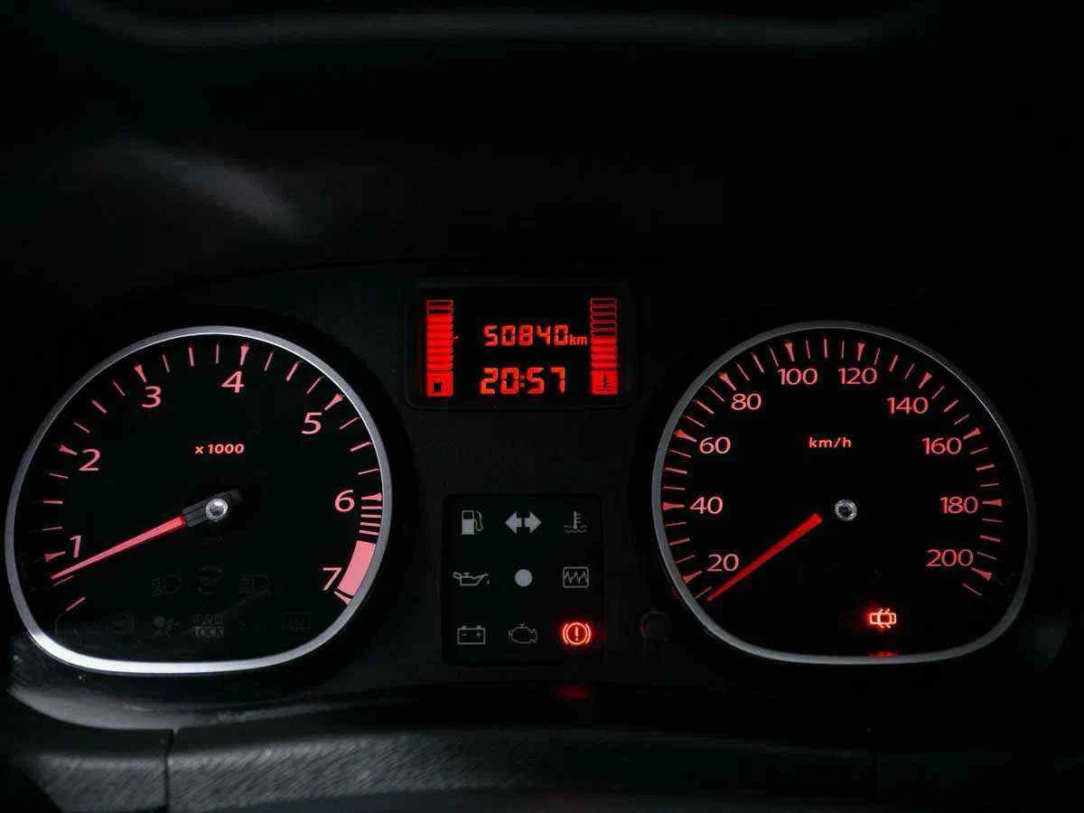 Renault Duster, Коричневый, 2014, Механическая, 102 л.с., цена от 867 000 руб.