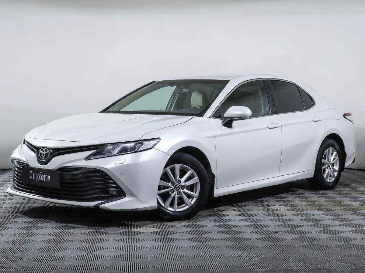 Toyota Camry, Белый, 2018, Автоматическая, 181 л.с., цена от 2 005 000 руб.