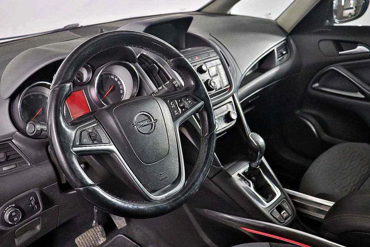 Opel Zafira, Серебряный, 2013, Автоматическая, 140 л.с., цена от 891 500 руб.