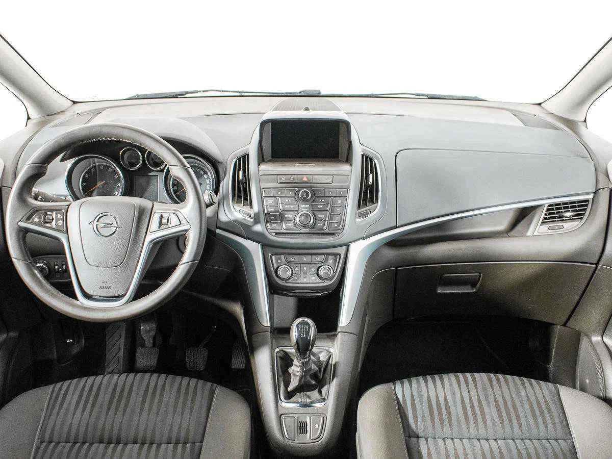 Opel Zafira, Серебряный, 2012, Механическая, 140 л.с., цена от 465 000 руб.