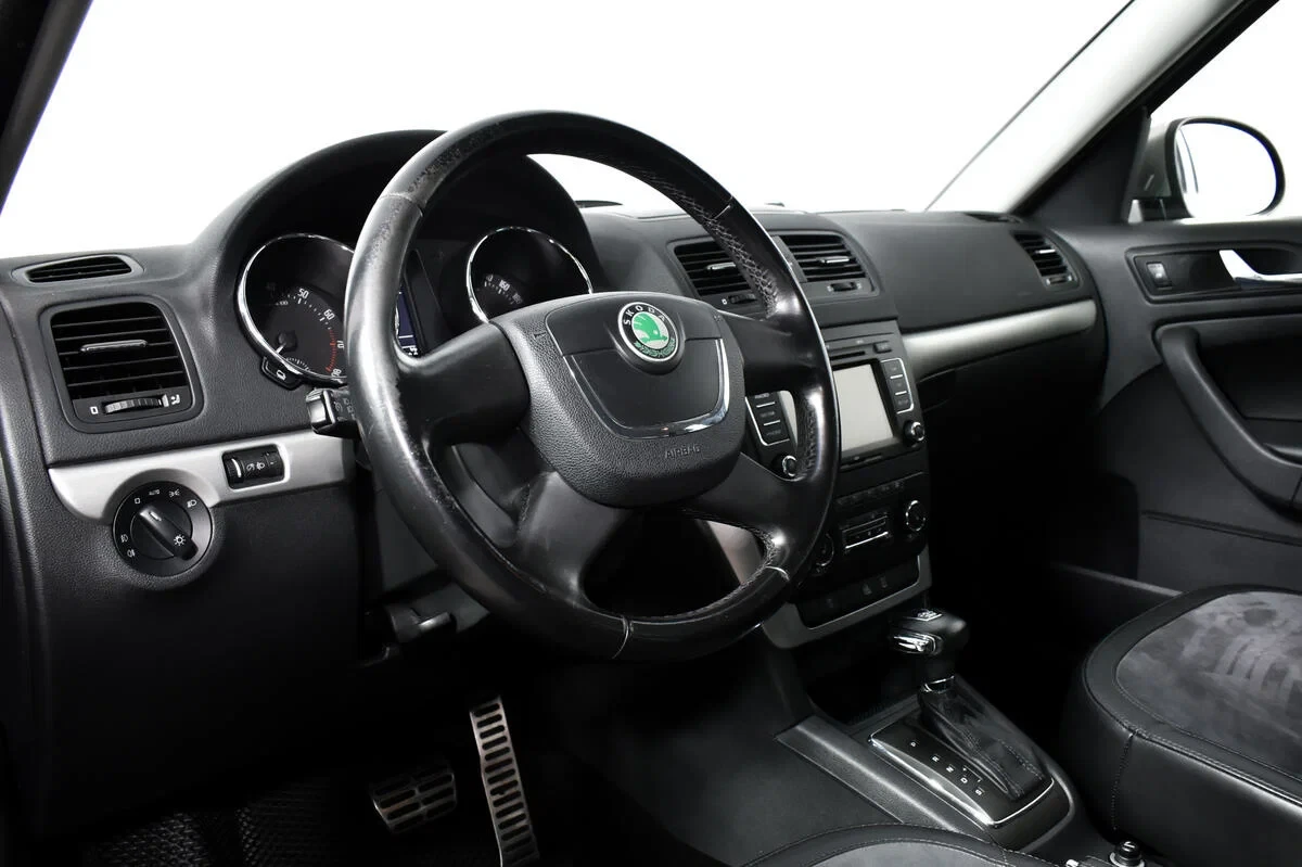 Skoda Yeti, Серебряный, 2012, Робот, 152 л.с., цена от 469 000 руб.