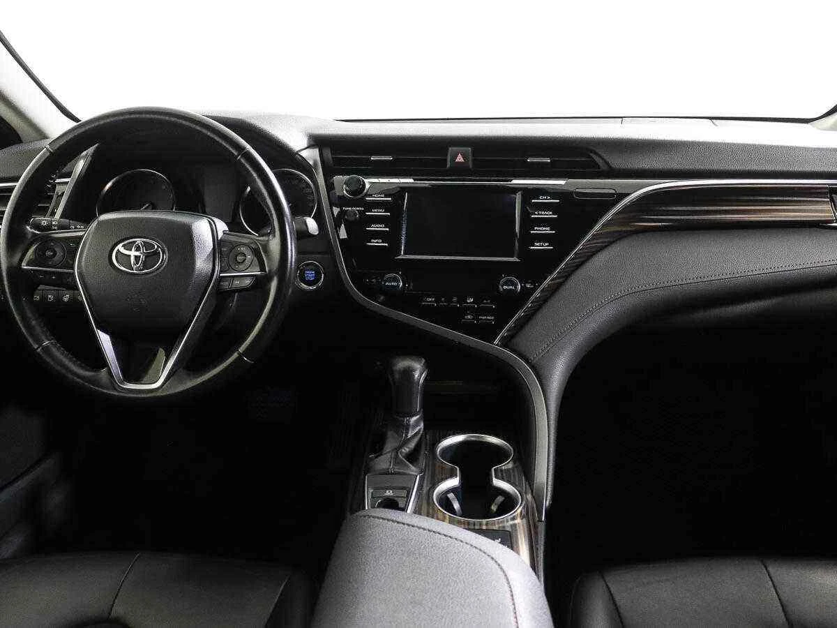 Toyota Camry, Белый, 2018, Автоматическая, 181 л.с., цена от 2 265 000 руб.