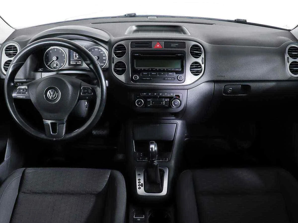 Volkswagen Tiguan, Серебряный, 2011, Автоматическая, 170 л.с., цена от 507 000 руб.