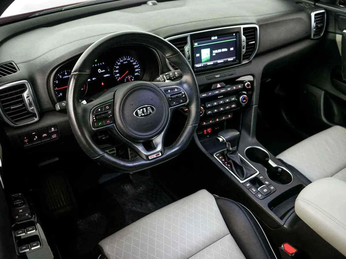 KIA Sportage, Красный, 2016, Робот, 177 л.с., цена от 1 390 800 руб.