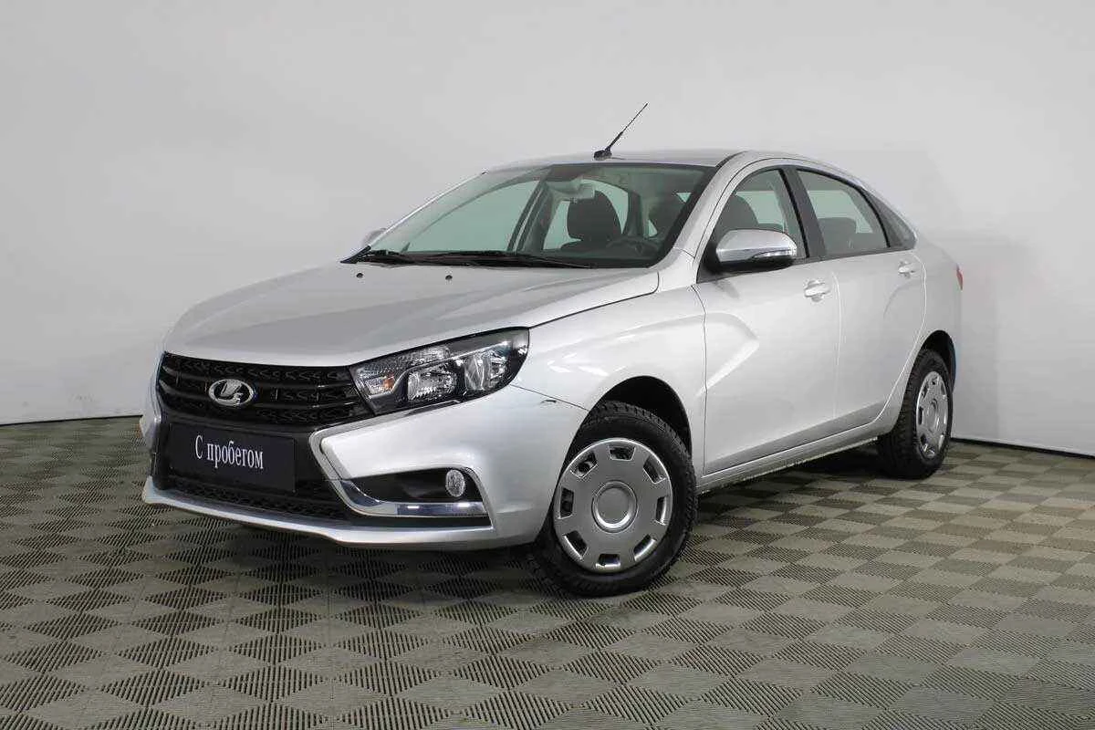 LADA Vesta, Серебряный, 2017, Механическая, 122 л.с., цена от 471 000 руб.