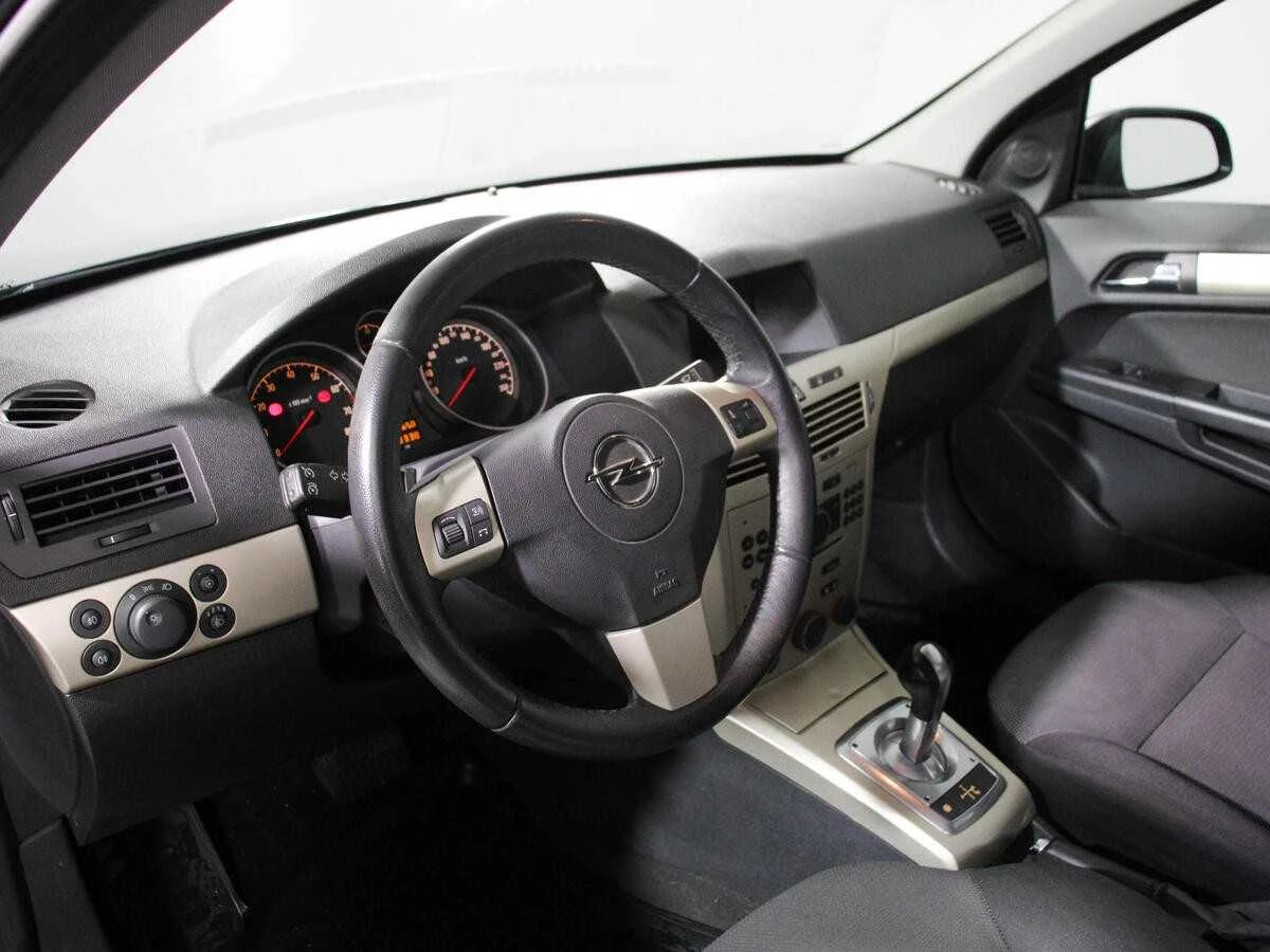 OPEL ASTRA, Черный, 2008, Робот, 115 л.с., цена от 368 000 руб.
