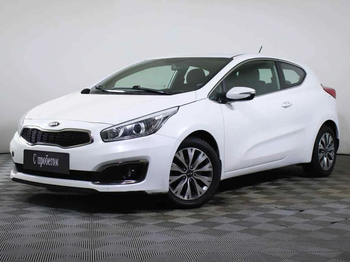 KIA Ceed, Белый, 2015, Робот, 135 л.с., цена от 595 000 руб.