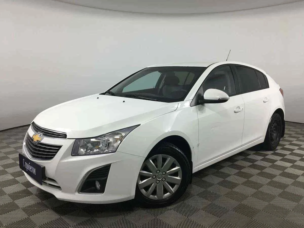 Chevrolet Cruze, Белый, 2014, Механическая, 109 л.с., цена от 590 000 руб.