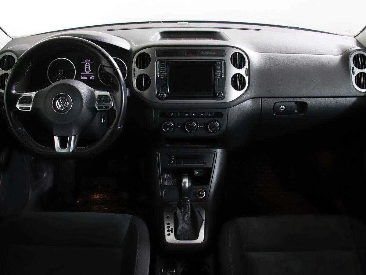 Volkswagen Tiguan, Синий, 2016, Автоматическая, 180 л.с., цена от 942 000 руб.