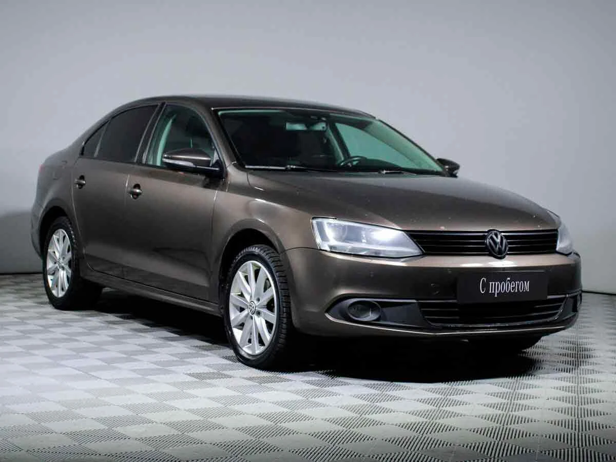 VOLKSWAGEN JETTA, Коричневый, 2013, Робот, 122 л.с., цена от 512 000 руб.