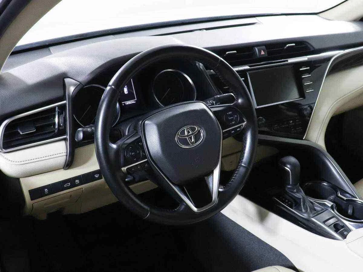 Toyota Camry, Белый, 2018, Автоматическая, 181 л.с., цена от 2 005 000 руб.