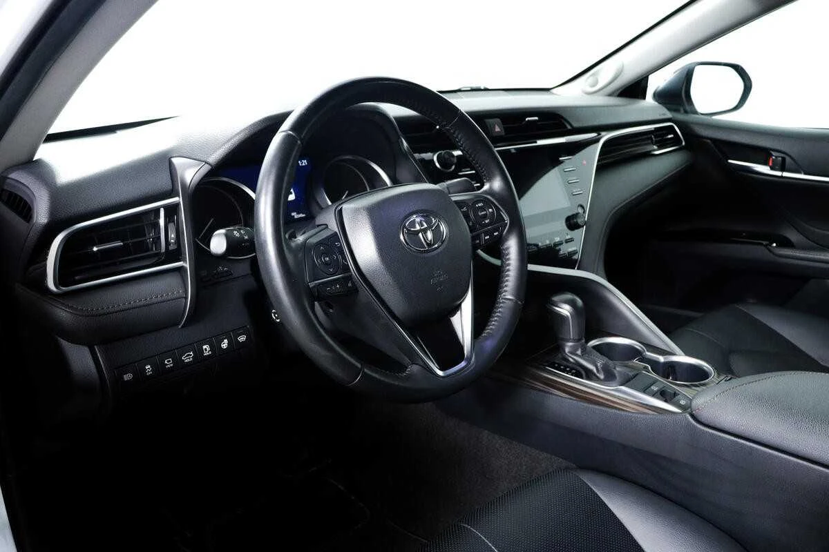 TOYOTA CAMRY, Белый, 2020, Автоматическая, 249 л.с., цена от 2 328 000 руб.