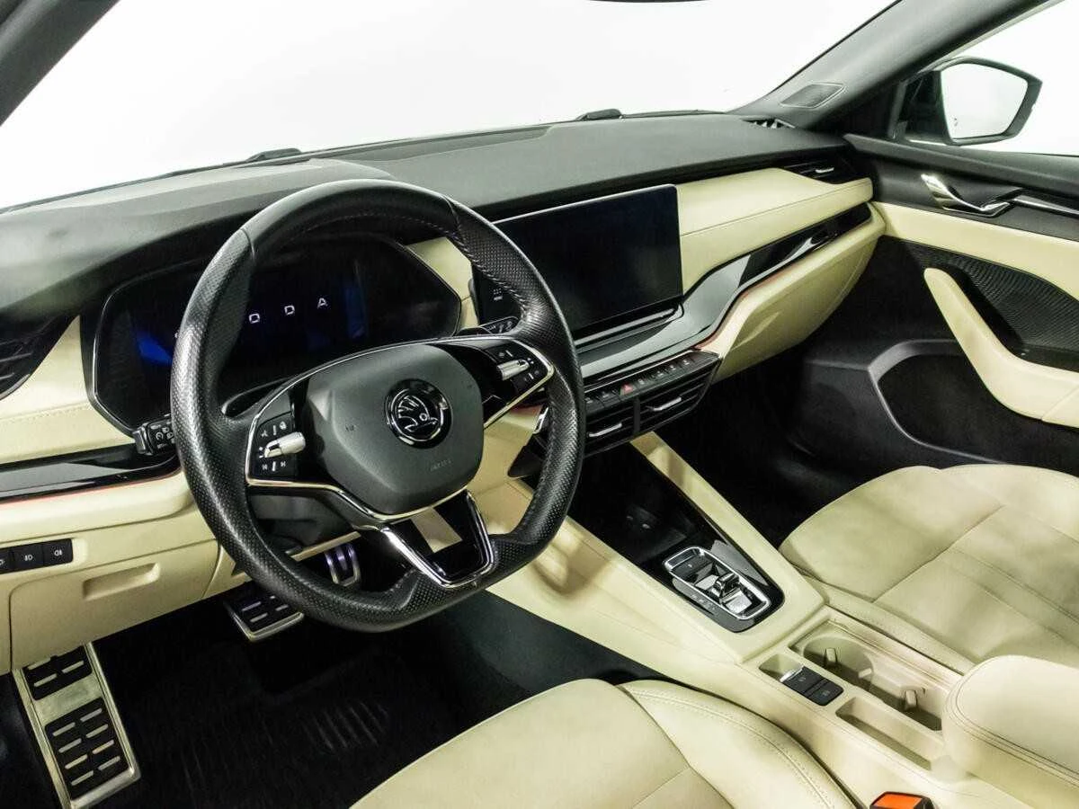 SKODA OCTAVIA, Белый, 2021, Робот, 190 л.с., цена от 1 324 800 руб.