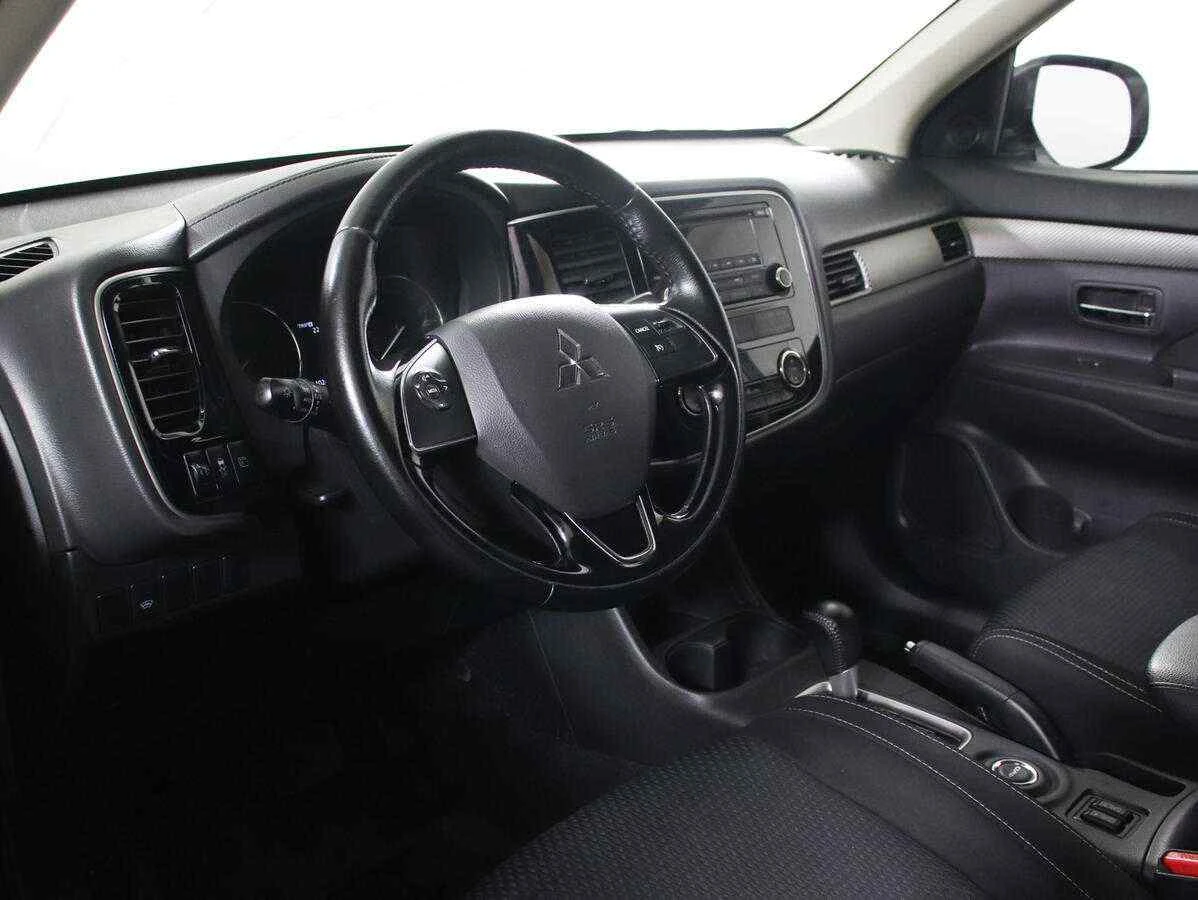 Mitsubishi Outlander, Белый, 2016, Автоматическая, 146 л.с., цена от 1 349 000 руб.