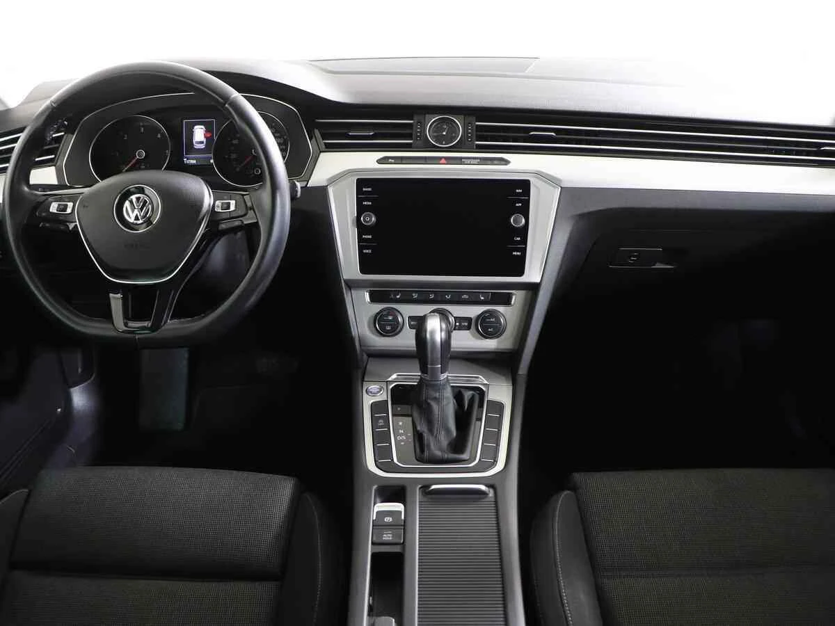 Volkswagen Passat, Серый, 2018, Робот, 150 л.с., цена от 1 305 000 руб.