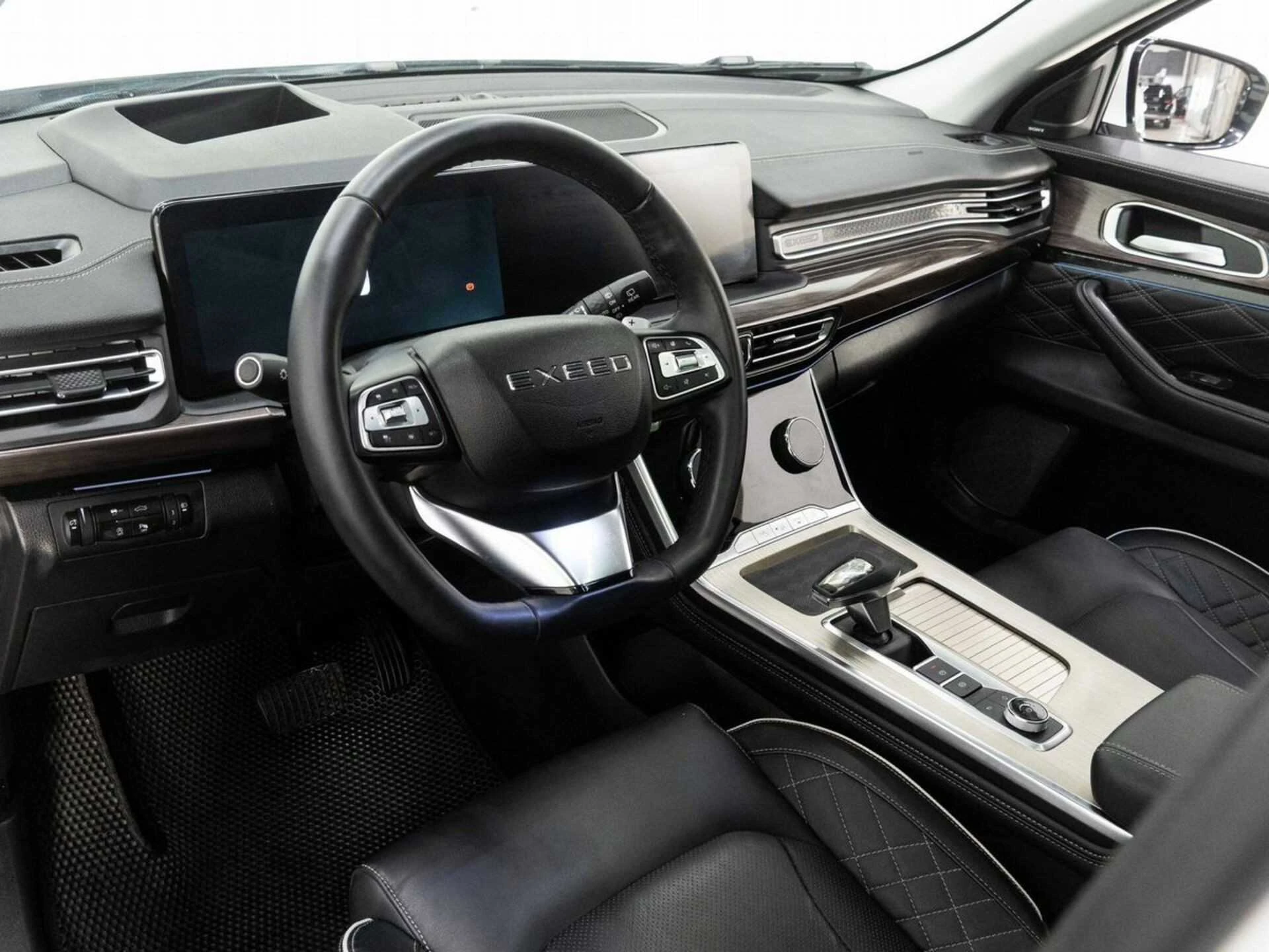 EXEED VX, Белый, 2022, Робот, 249 л.с., цена от 2 368 000 руб.