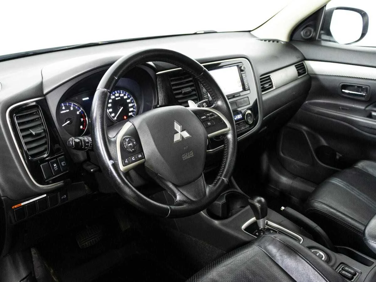 MITSUBISHI OUTLANDER, Серебряный, 2012, Вариатор, 167 л.с., цена от 952 000 руб.