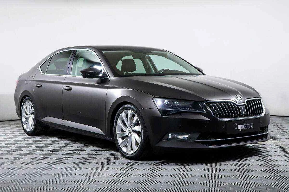 Skoda Superb, Коричневый, 2017, Робот, 280 л.с., цена от 1 365 000 руб.
