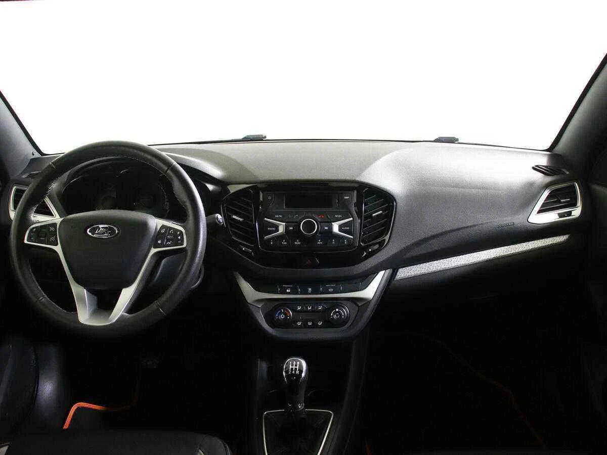 LADA Vesta, Серебряный, 2021, Механическая, 122 л.с., цена от 518 000 руб.