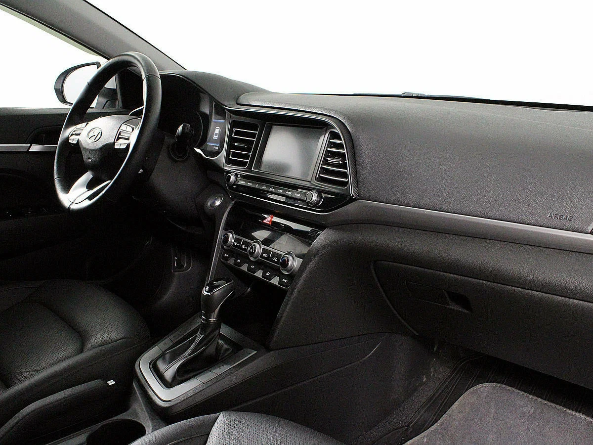 Hyundai Elantra, Белый, 2019, Автоматическая, 150 л.с., цена от 1 210 000 руб.