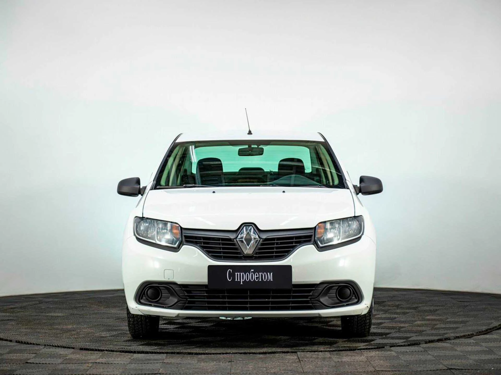 RENAULT LOGAN, Белый, 2017, Механическая, 82 л.с., цена от 600 000 руб.