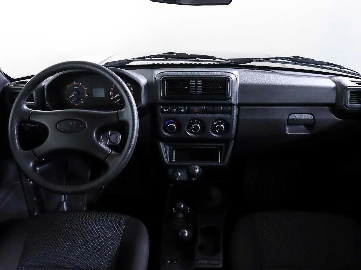 LADA NIVA LEGEND, Коричневый, 2022, Механическая, 83 л.с., цена от 568 000 руб.