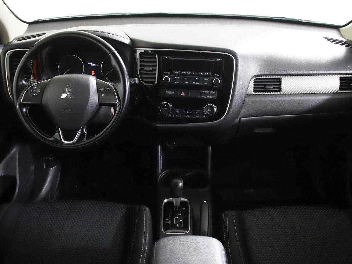 Mitsubishi Outlander, Белый, 2016, Автоматическая, 146 л.с., цена от 1 349 000 руб.