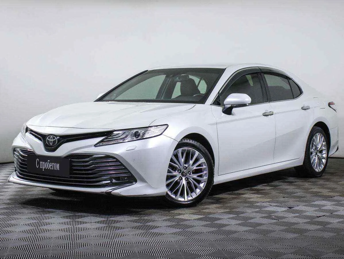 Toyota Camry, Белый, 2017, Автоматическая, 203 л.с., цена от 1 469 000 руб.