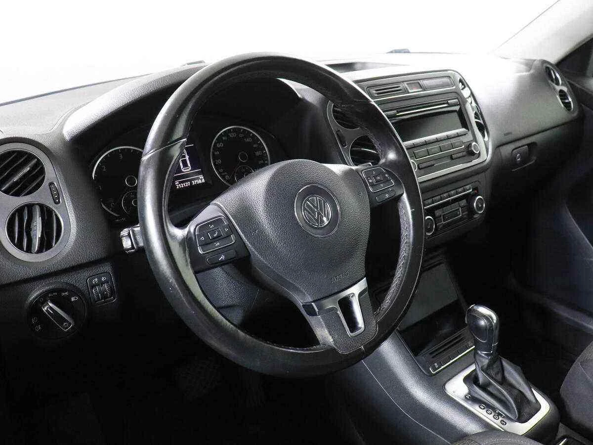 Volkswagen Tiguan, Серебряный, 2011, Робот, 170 л.с., цена от 596 000 руб.