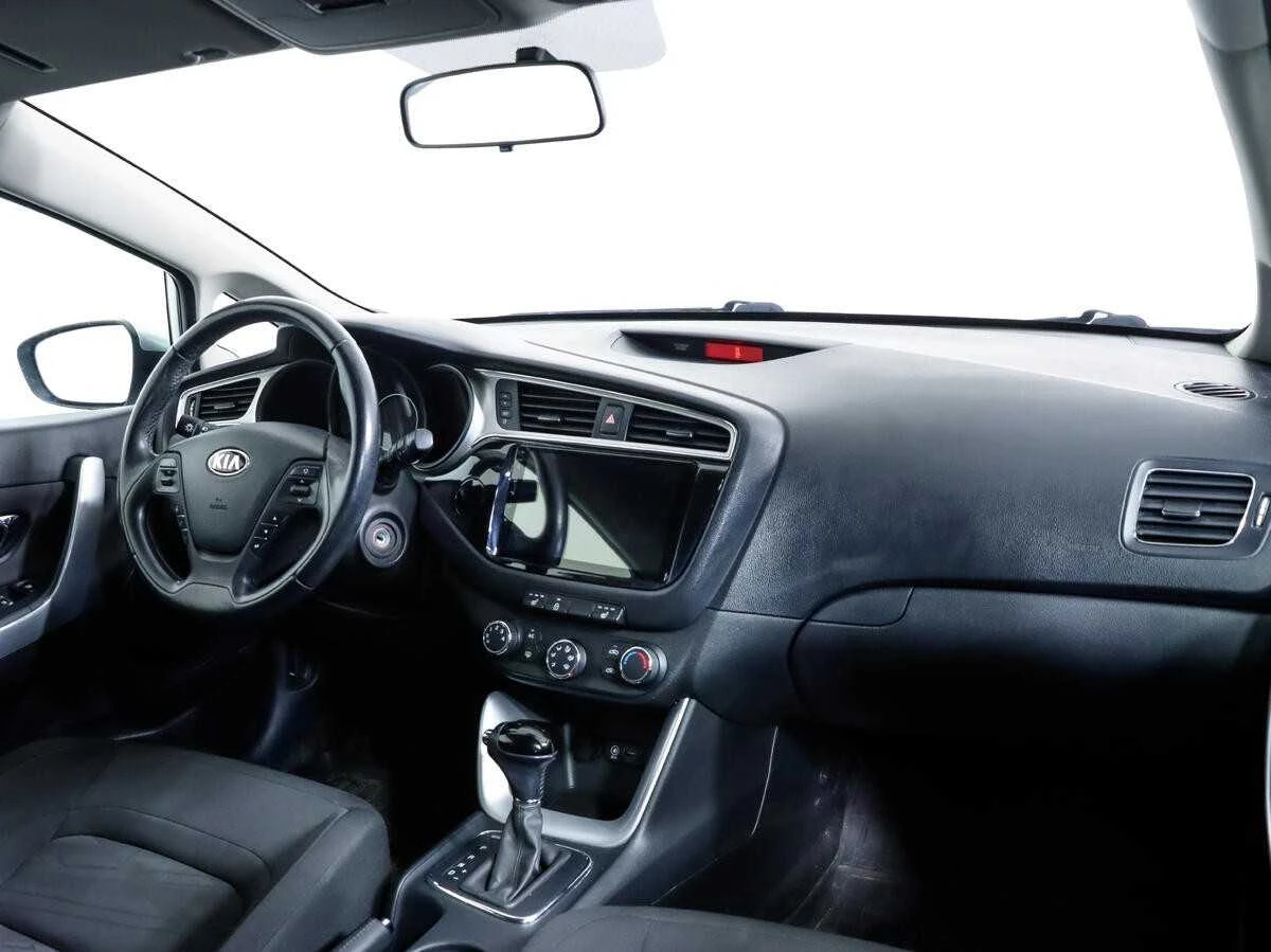 KIA CEED, Серебряный, 2018, Автоматическая, 130 л.с., цена от 936 000 руб.