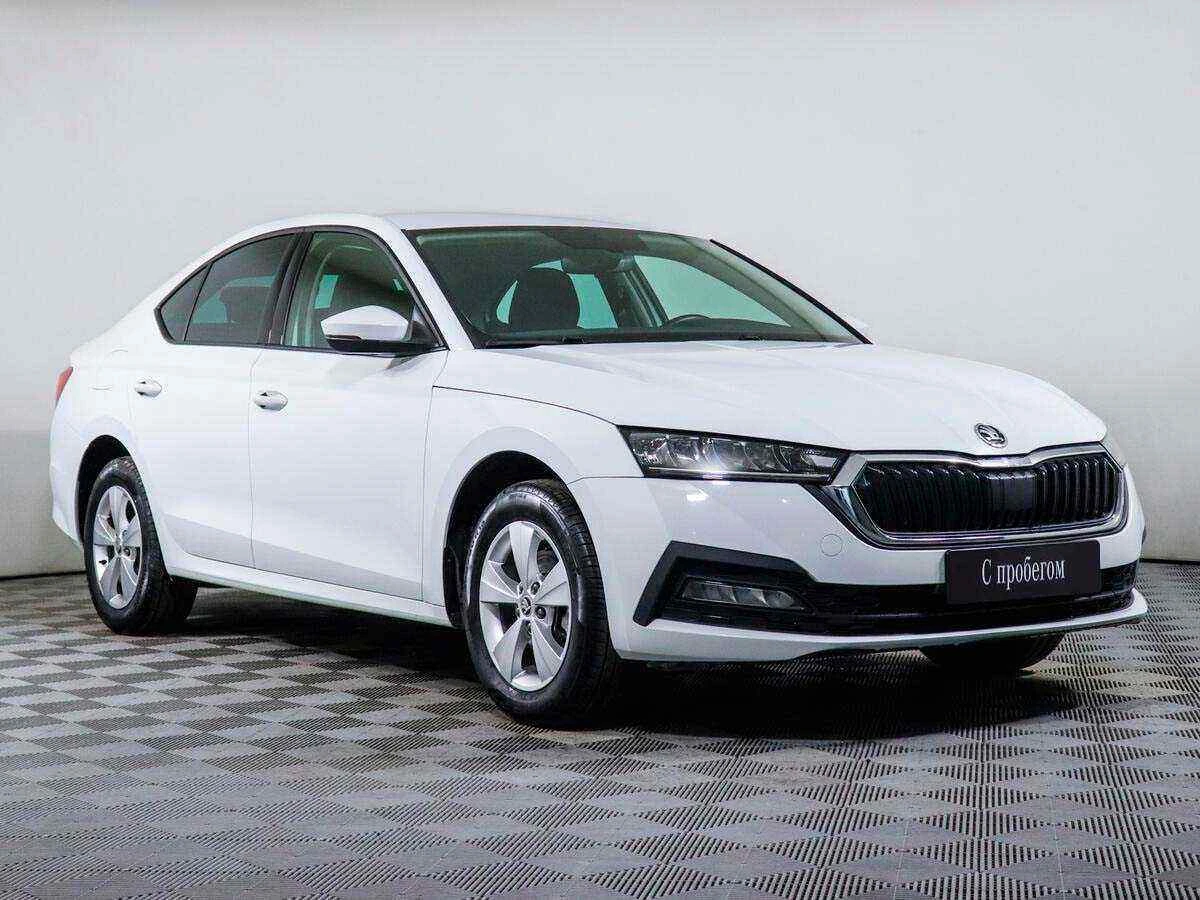 Skoda Octavia, Белый, 2021, Робот, 150 л.с., цена от 1 820 000 руб.
