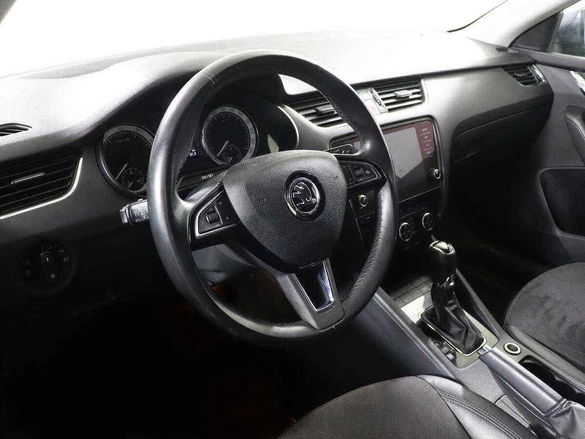 Skoda Octavia, Серый, 2018, Робот, 150 л.с., цена от 1 030 000 руб.