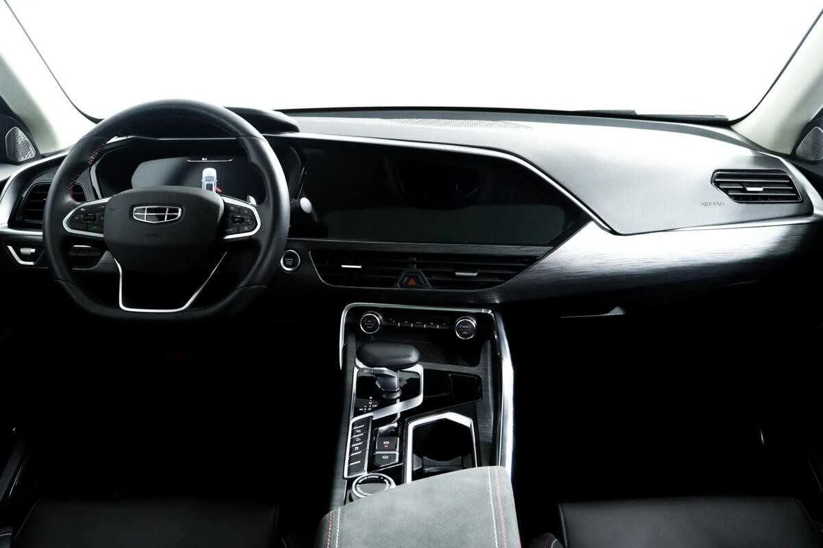 GEELY TUGELLA, Красный, 2022, Автоматическая, 238 л.с., цена от 1 696 000 руб.